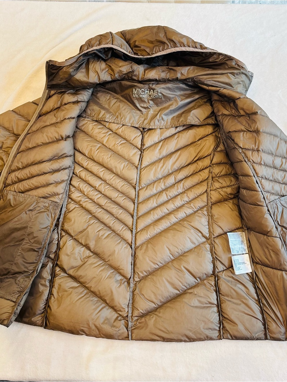 Michael Kors Packable Down Brown Quilted Hooded Puffer Jacket size Large - Picture 8 of 12